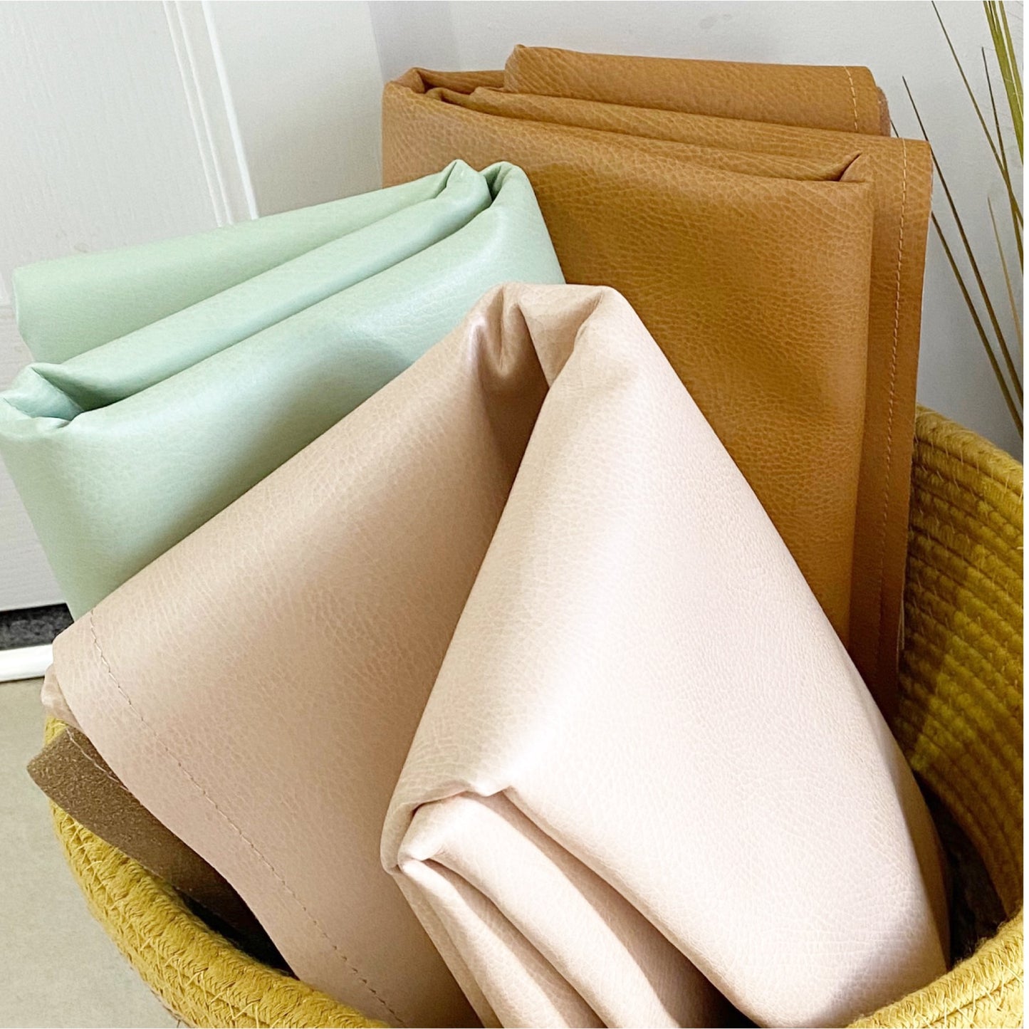 VEGAN LEATHER MAT